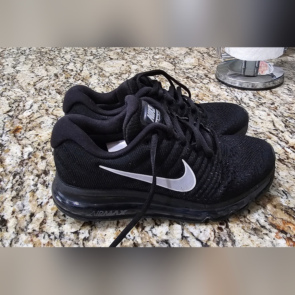 Nike Air Maxx - image 1